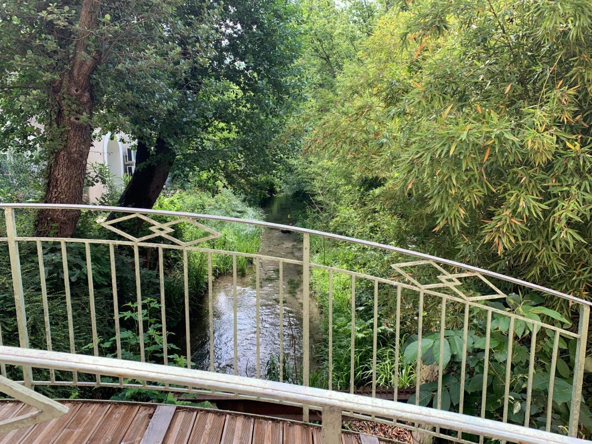 Hotel Moulin De La Roque Althen-des-Paluds